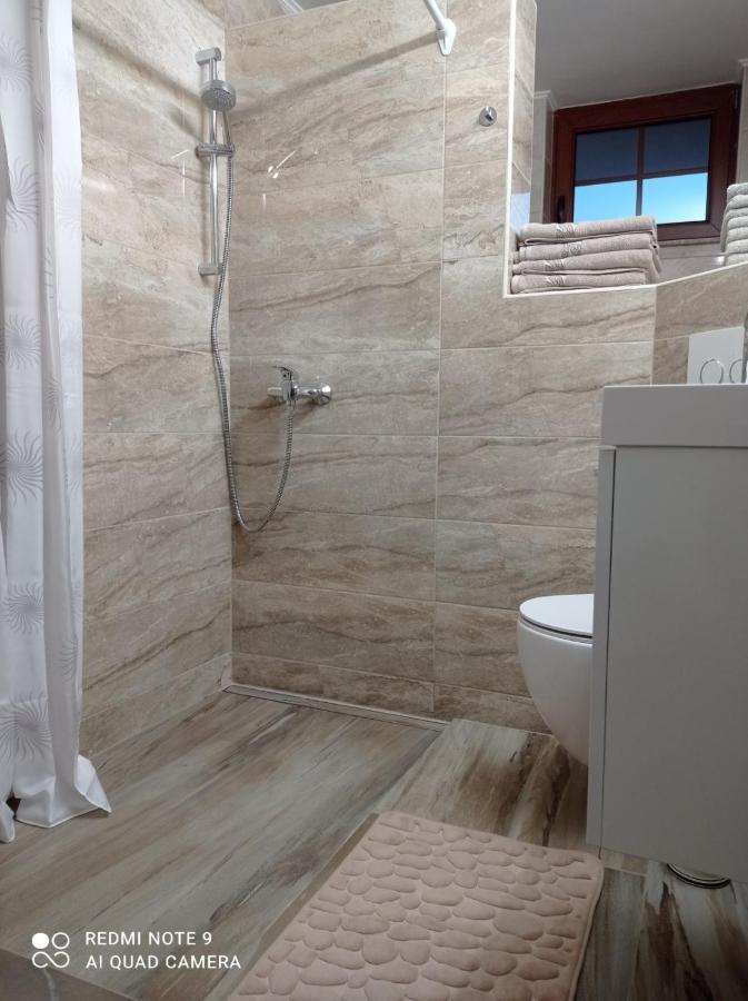 Zerko Holiday Home - Vineyard Chalet With Sauna And Jacuzzi Free Mirna Esterno foto