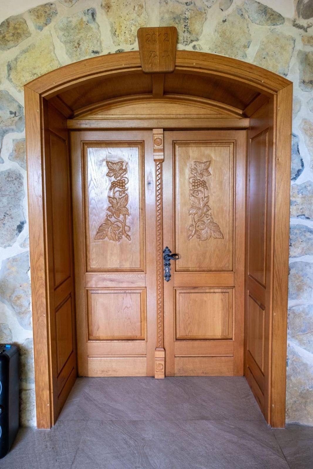 Zerko Holiday Home - Vineyard Chalet With Sauna And Jacuzzi Free Mirna Esterno foto